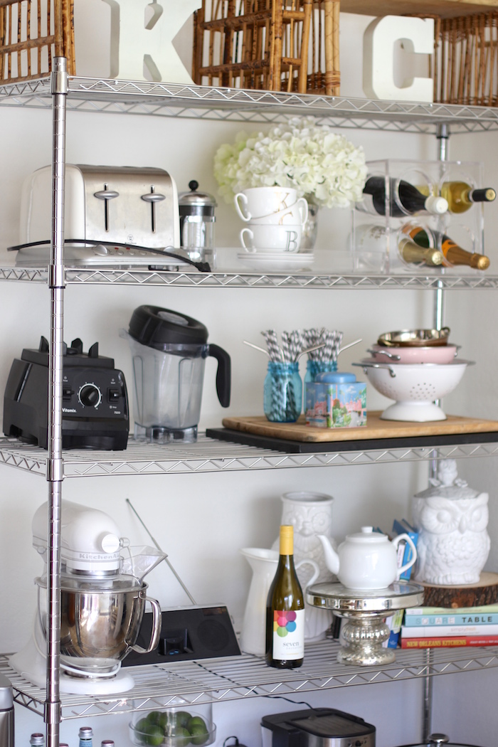 styling kitchen shelves