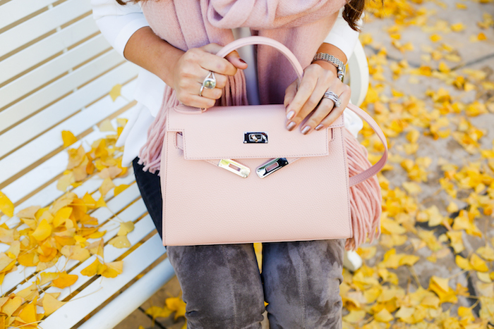 WHAT'S IN MY HANDBAG - Teddy Blake New York Eva 11 in Beige & Silver  (Hermes Kelly Dupe!) 