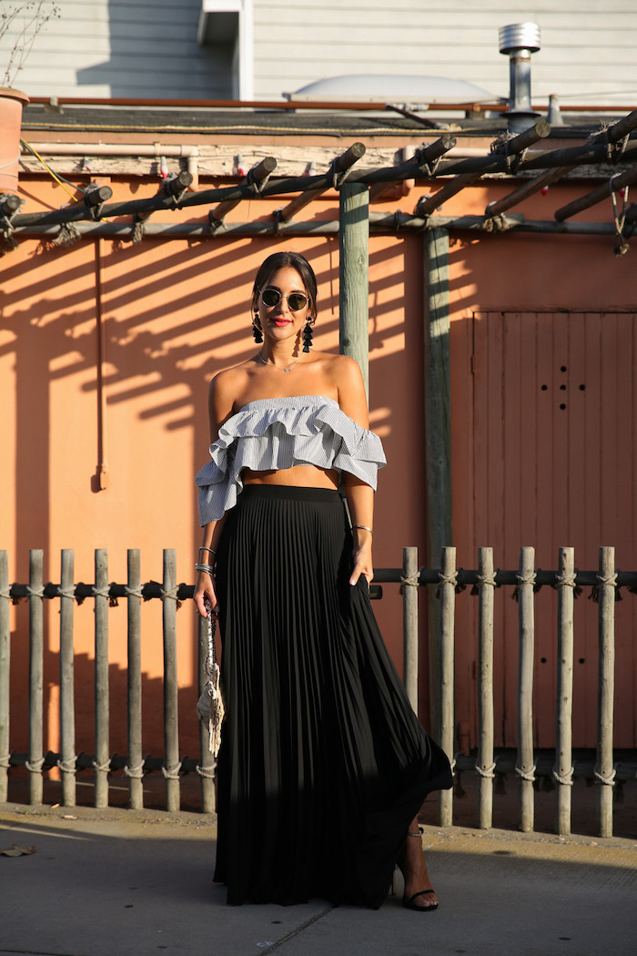 Black pleated maxi outlet skirt outfit