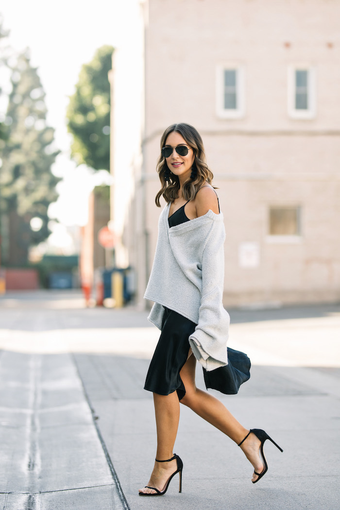 gray bell sleeved sweater