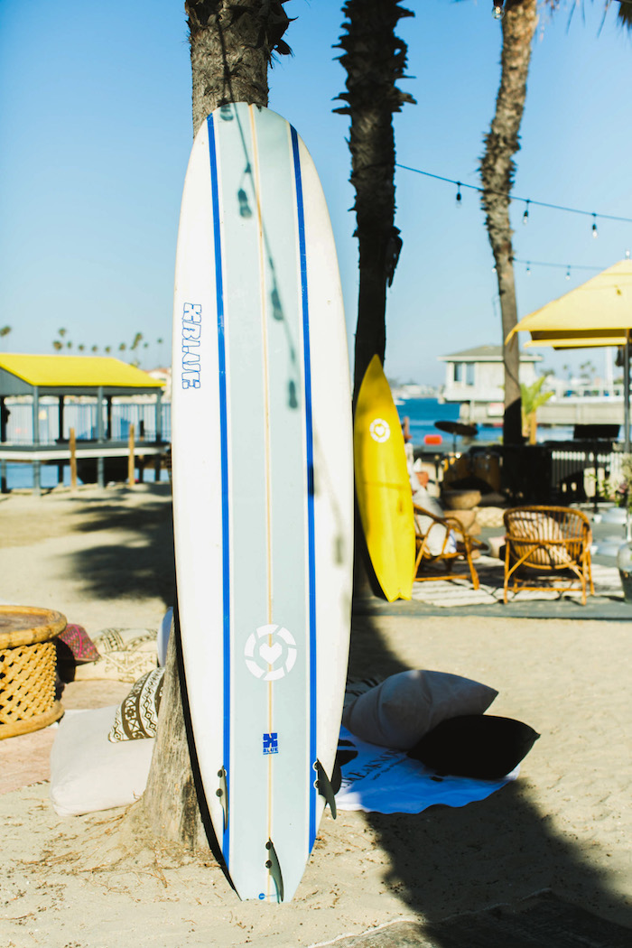 blue and white surfboard