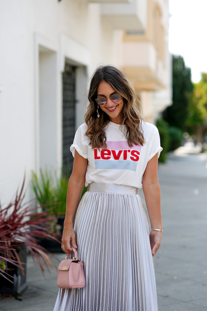 classic Levis tee