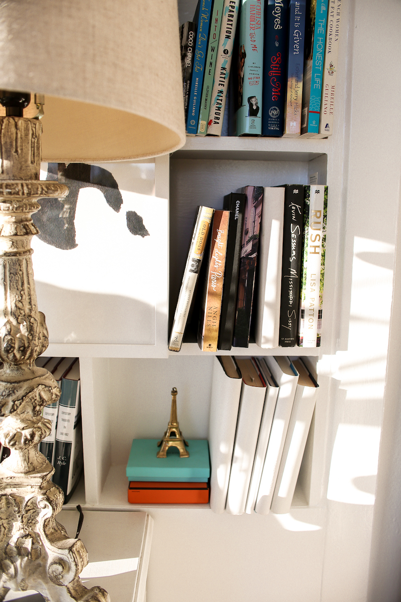 styling bookshelves