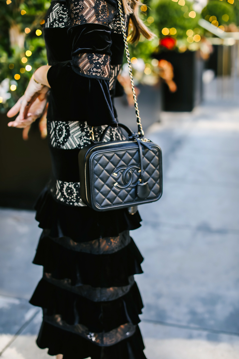 black chanel vanity bag