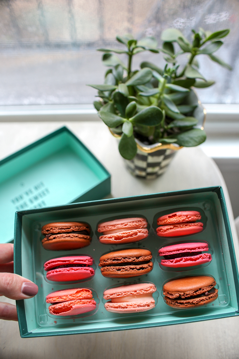 valentines macarons