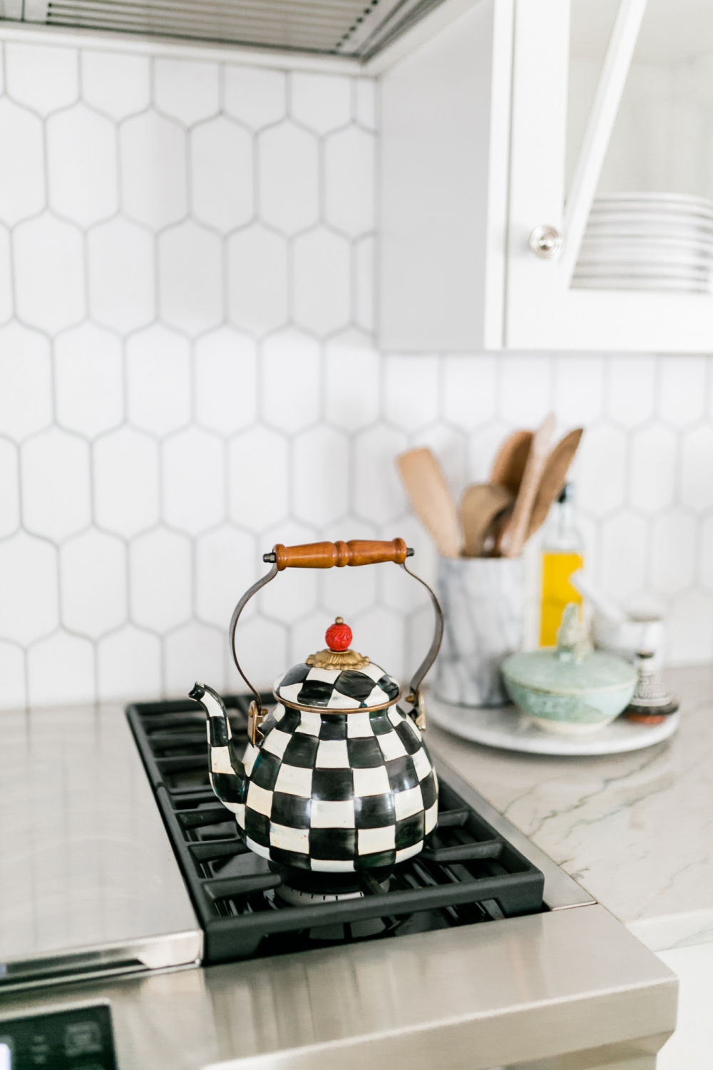 black and white tea kettle