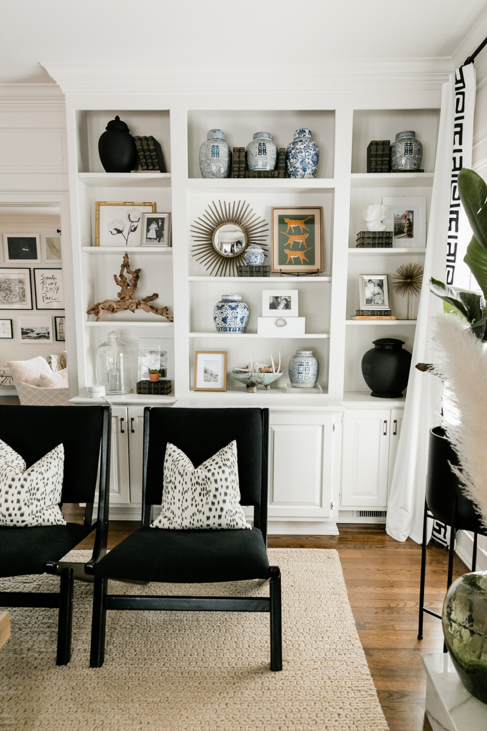 black accent chairs living room