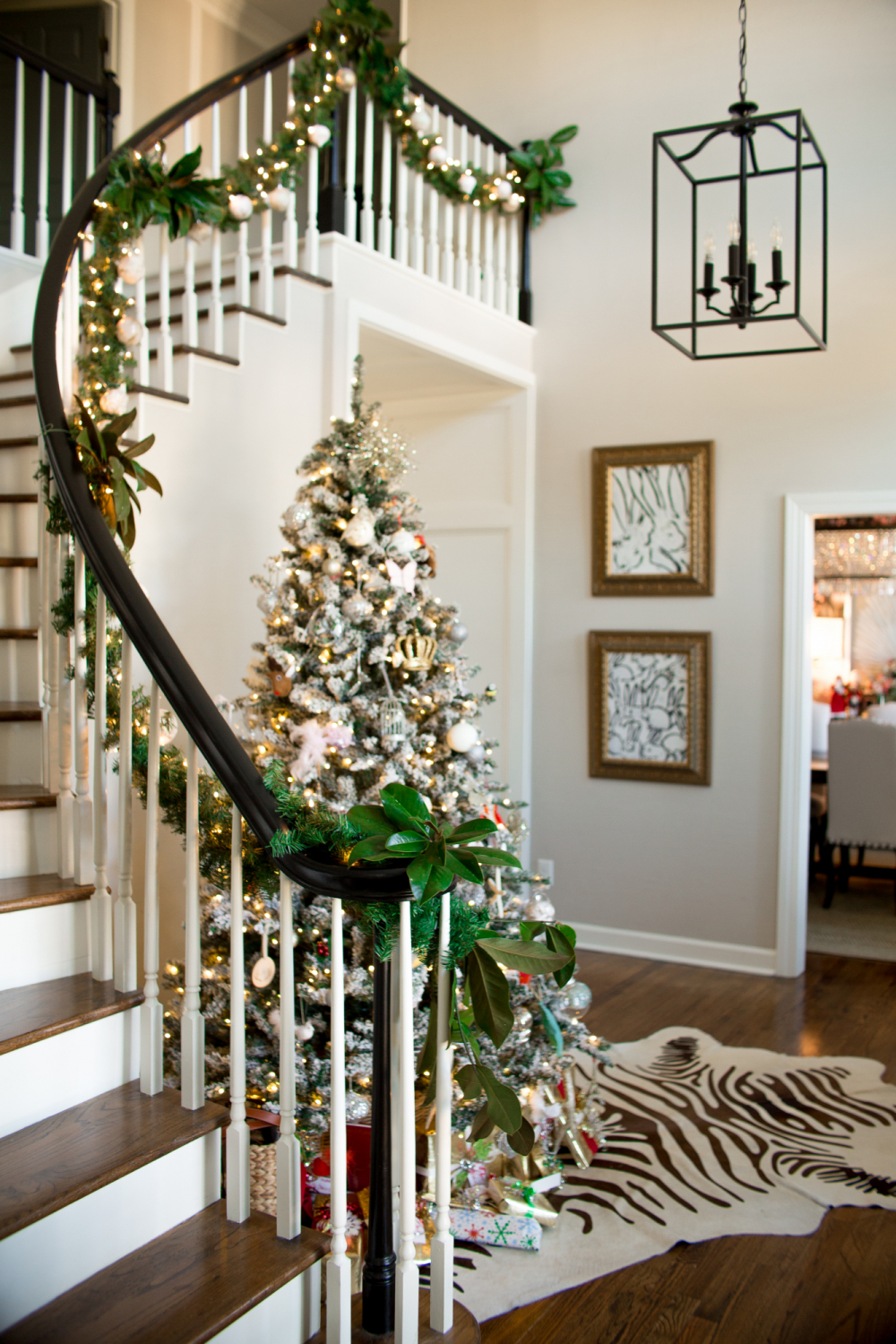 round foyer table