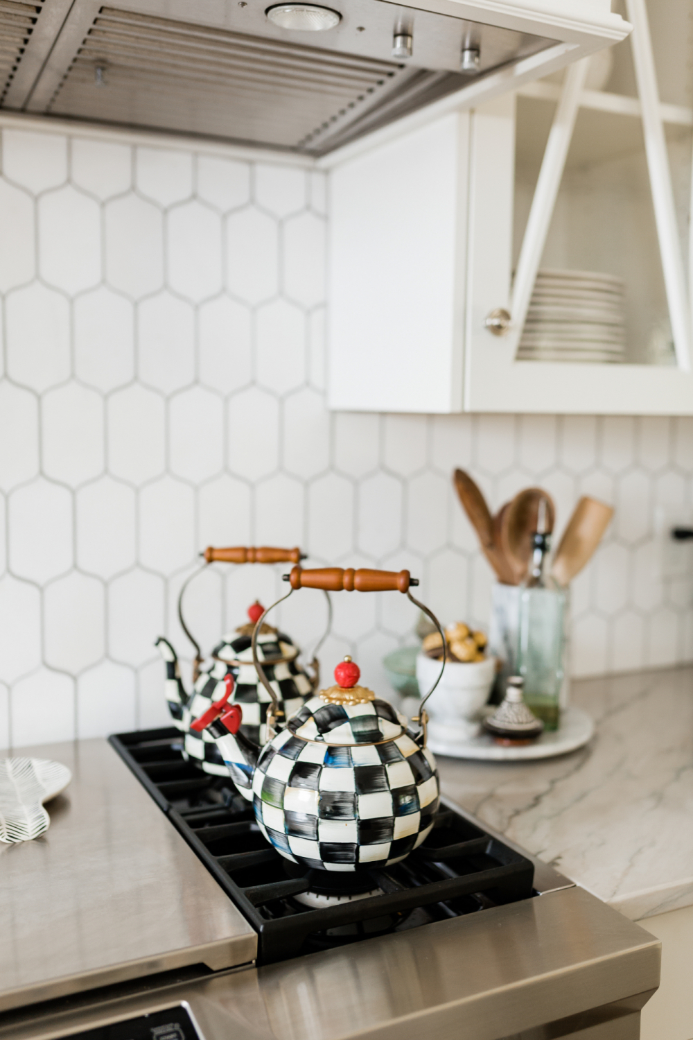 checkered tea kettle