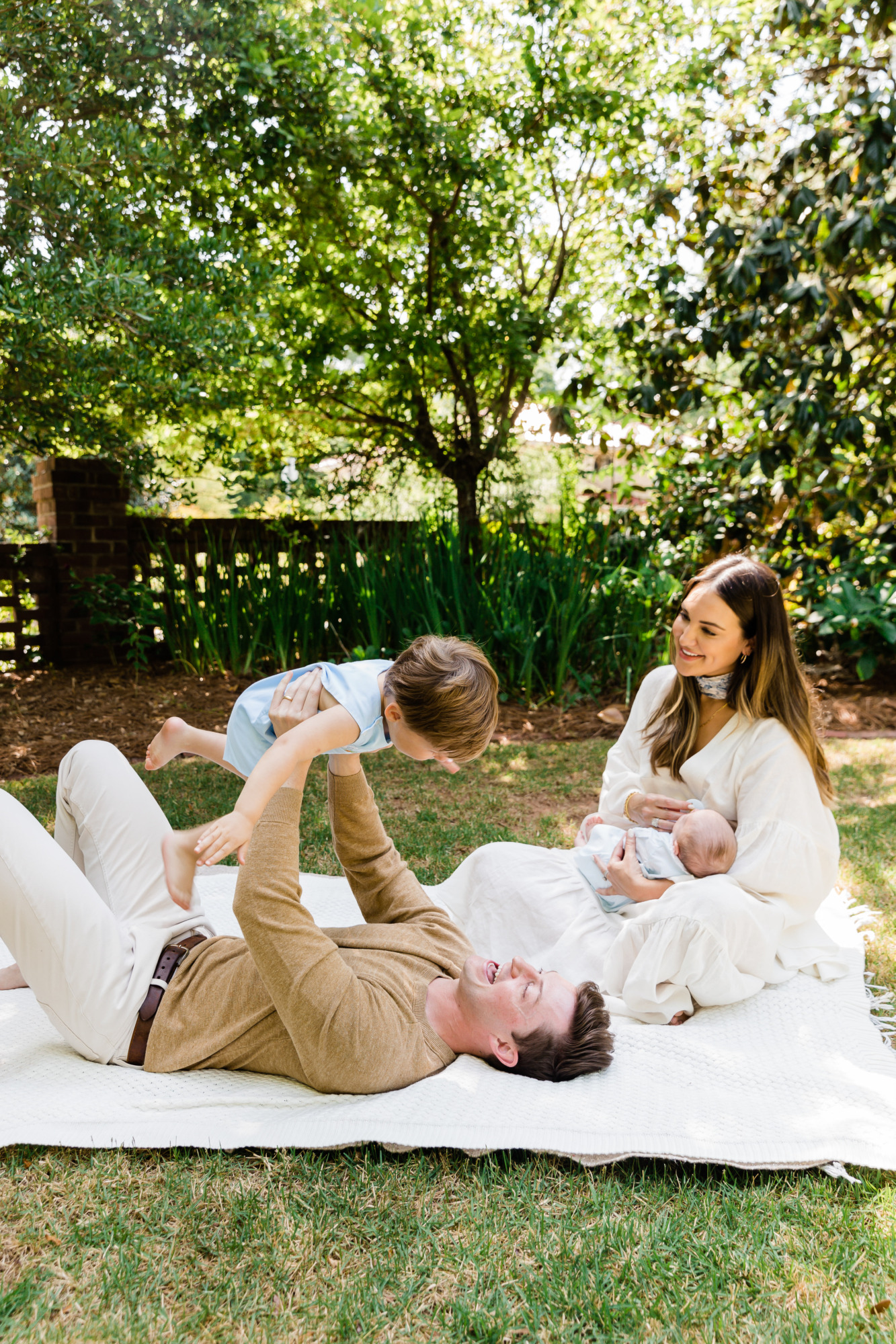 20 Ways To Wear White Pants This Spring Season, Itsy Bitsy Indulgences