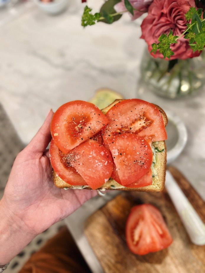 summer tomato sandwich