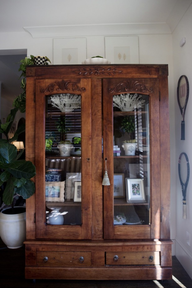 styling cabinet shelves