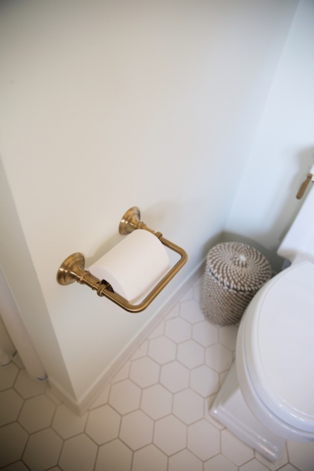 Toilet paper holder