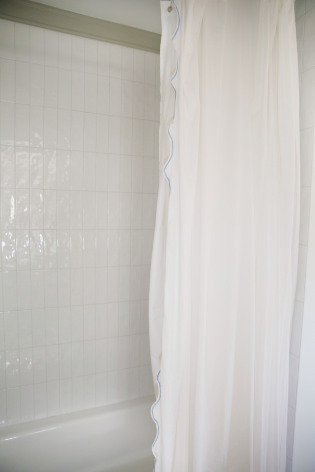Vertical subway tiles